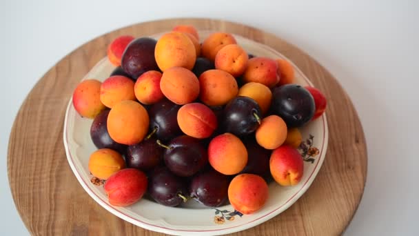 Rotationsbild Aprikoser Och Plommon Frukt Skjutning Frukt — Stockvideo