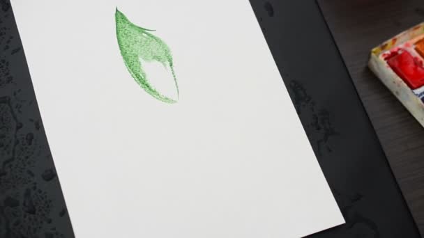 Artista Disegna Fiore Una Carta Disegno Disegniamo Vernici Acquerello — Video Stock