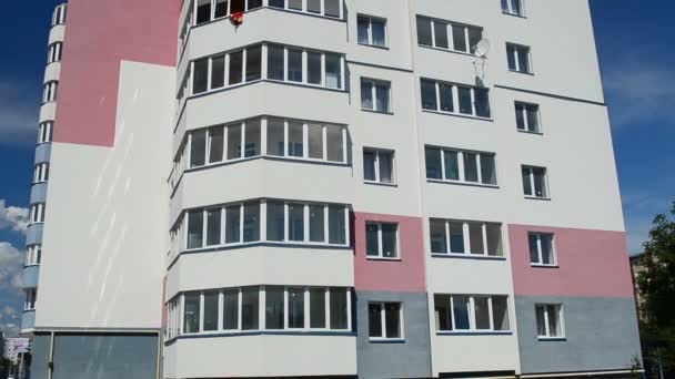 Huis Tegen Lucht Schieten Zomer — Stockvideo