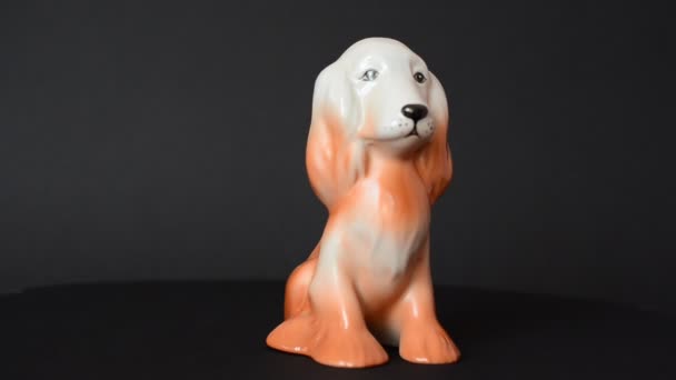 Disparo Una Figura Spaniel Tiro Una Estatuilla — Vídeos de Stock