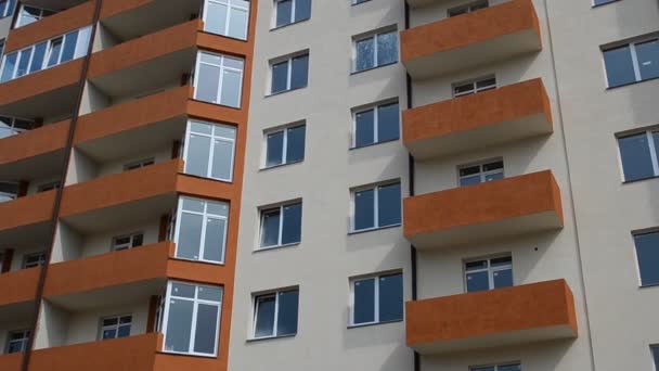 Edificio Apartamentos Disparos Una Casa Momento Construcción Tiro Una Fachada — Vídeos de Stock