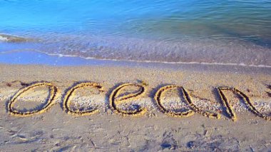 Okyanusu kumsala kazıdım. Kumsalda, kumsalda..