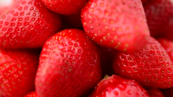 Schießen Von Erdbeeren Schießen Der Bewegung — Stockvideo