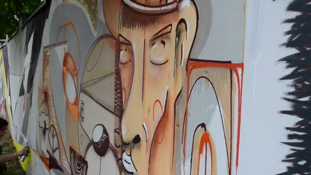 Artiste Dessine Des Graffitis Image Personne Avec Une Pipe — Video