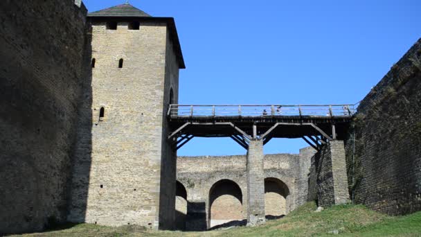 Tiro Fortaleza Fortaleza Medieval Cidade Khotyn Oeste Ucrânia — Vídeo de Stock