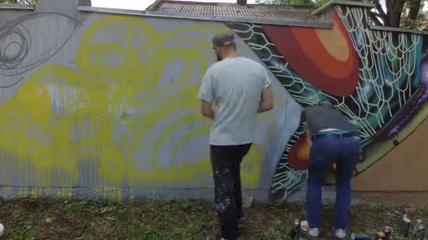 Umělec Kreslí Graffiti Čas Běží — Stock video