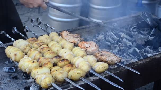Tecnologia Preparação Carne Fogo Kebab Shish Trabalho Cozinheiro — Vídeo de Stock