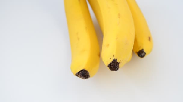 Plátanos Sobre Fondo Blanco Tiro Plátanos — Vídeo de stock