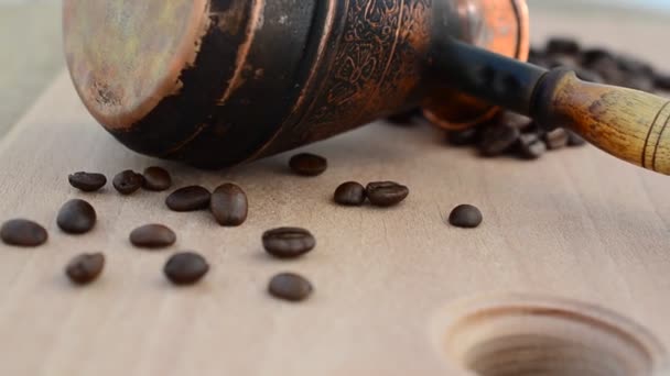 Κόκκοι Καφέ Μια Σανίδα Καφές Ακίνητος — Αρχείο Βίντεο