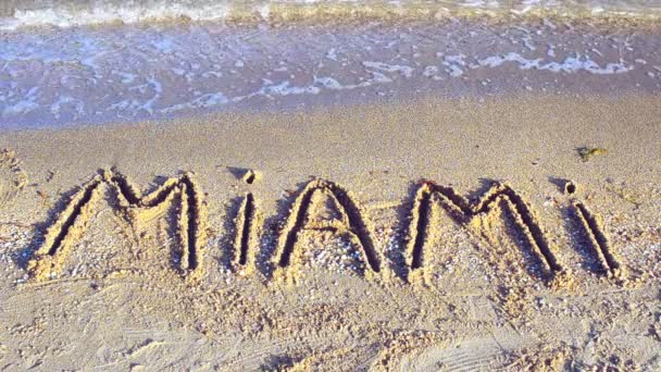 Die Inschrift Miami Auf Sand Inschrift Auf Sand — Stockvideo