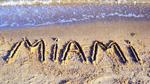 Die Inschrift Miami Auf Sand Inschrift Auf Sand — Stockvideo