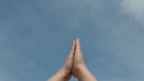 Mãos Contra Céu Várias Emoções — Vídeo de Stock