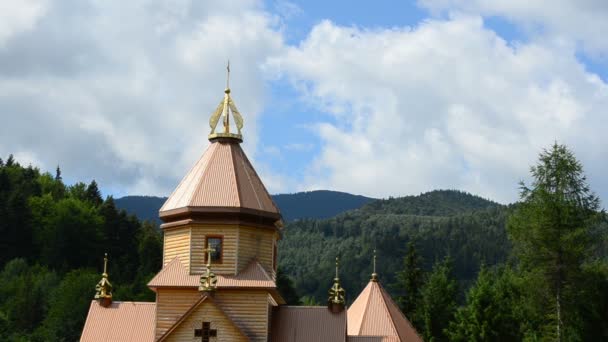 Orthodoxe Holzkirche Ukraine Schießerei Den Karpaten — Stockvideo