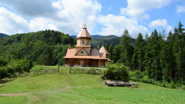 Pravoslavný Dřevěný Kostel Ukrajina Střelba Karpatech — Stock video