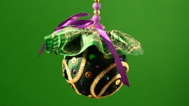 圣诞树装饰在绿色背景上 圣诞树装饰 — 图库视频影像