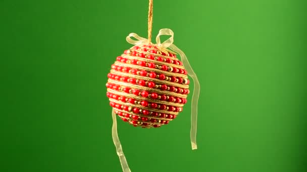 圣诞树装饰在绿色背景上 圣诞树装饰 — 图库视频影像