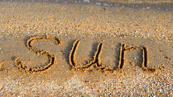 Napis Słońce Piasku Plaża Słoneczny Dzień Spokojnie — Wideo stockowe