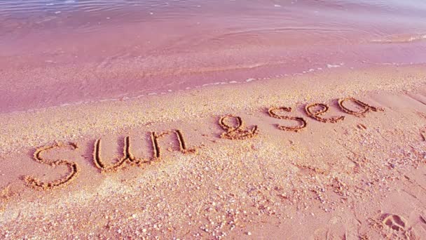 Dia Ensolarado Relaxa Inscrição Sol Areia Praia — Vídeo de Stock