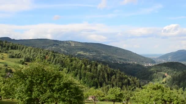 Montagnes et vallées. Paysage de montagne 