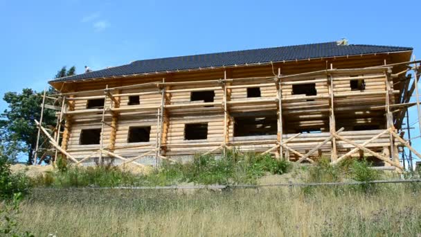 Construção Casa Madeira Logs Telha — Vídeo de Stock