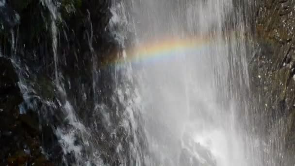 Fall Och Regnbåge Sakta Backarna Fall Bergen — Stockvideo