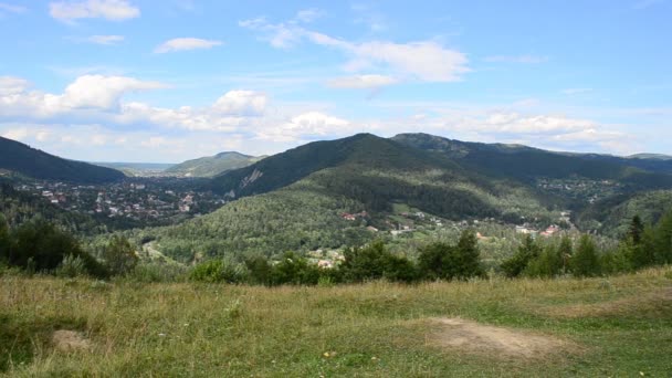 Tiroteio Nos Cárpatos Montanhas Nuvens — Vídeo de Stock