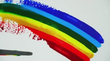 Sanatçı soyut bir arka plan akrilik çizer. Akrilik geçmişi.