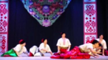 Ukrayna ulusal dansları. Odaklanamıyorum. Yavaş çekim.