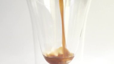 Buzlu soğuk espresso kahvesi..
