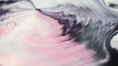 Beyaz arka planda siyah ve kırmızı. Çeşitli parlak efektler