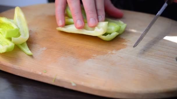 Det Vass Peppar Bräda Kocken Skär Peppar — Stockvideo