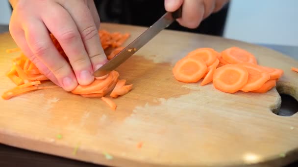 Cozinheiro Corta Cenouras Corte Cenouras — Vídeo de Stock