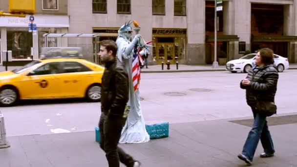 Actorul Este Statuia Libertății New York Oameni Actori — Videoclip de stoc