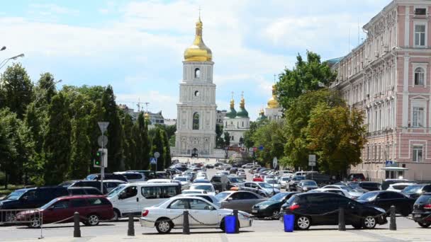 Arabalar Insanlar Kiev Trafik — Stok video
