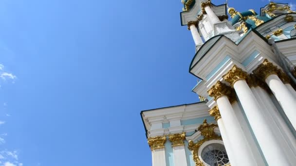 Igreja Andreevsky Contra Nuvens Igreja Ortodoxa — Vídeo de Stock