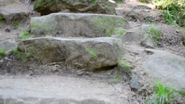 Yazın çekim. Hareket halindeki dağların vurulması