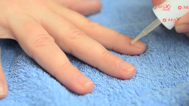 Mujer Hace Manicura Manicura Preparación Uñas — Vídeo de stock