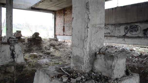 Prise de vue d'une installation industrielle inachevée. Prise de vue avec direction 