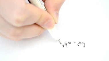 Matematik ve formüller. Kağıda yazıyoruz.