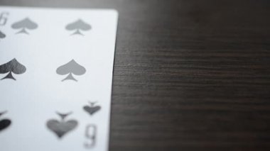 Kartların dağıtımı. Kart oyunu