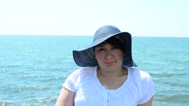 Ragazza Col Cappello Contro Mare Ragazza Mare — Video Stock