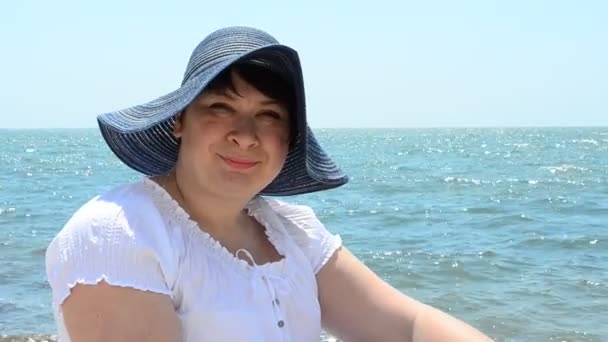Denize Karşı Olan Kız Deniz Kız — Stok video