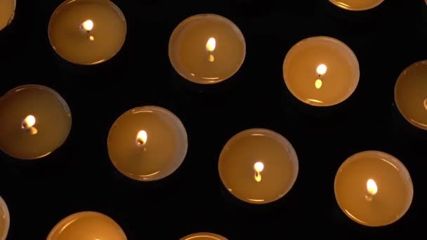 Свечи Черном Фоне — стоковое видео