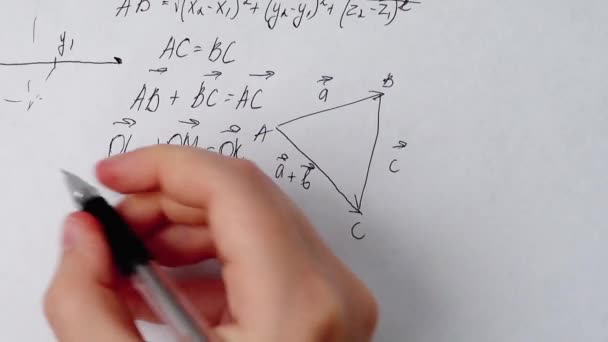 Kağıda Matematiksel Formüllerin Yazılması — Stok video