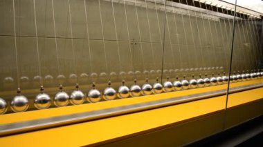 CosmoCaixa Barcelona İspanya 'nın Barcelona şehrinde bulunan bir bilim müzesidir. Daha önce Barselona Bilim Müzesi olarak bilinen müze, 1998 yılında yenileme çalışmaları için kapatılmış ve 2004 yılında şimdiki adıyla yeniden açılmıştır..