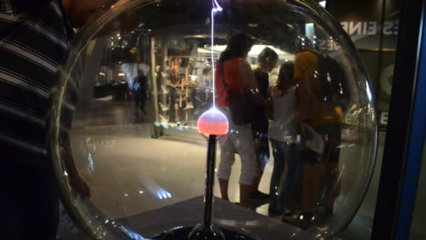 Cosmocaixa Barcelona Spanya Nın Barcelona Şehrinde Bulunan Bir Bilim Müzesidir — Stok video