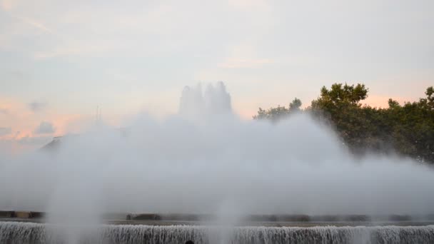 Петь Magic Fountain Montjuic Вечером Барселона Испания — стоковое видео