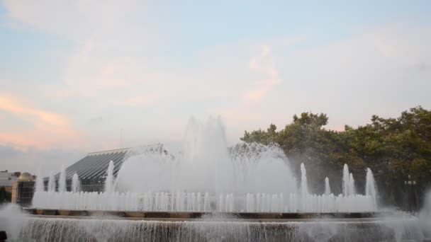 Zingende Magische Fontein Van Montjuic Avond Barcelona Spanje — Stockvideo