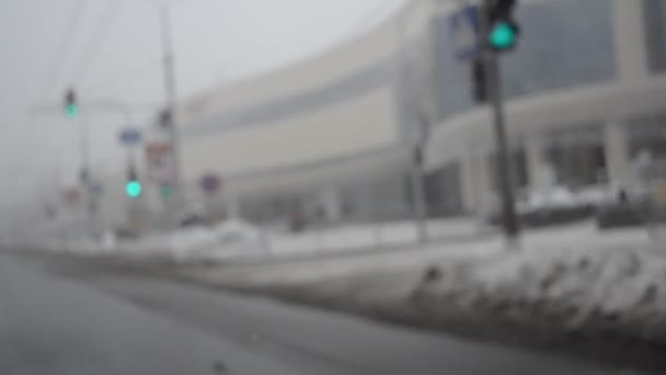 Autofahren Straße Aus Dem Fokus Geraten Wird Mittels Steadicam Entfernt — Stockvideo