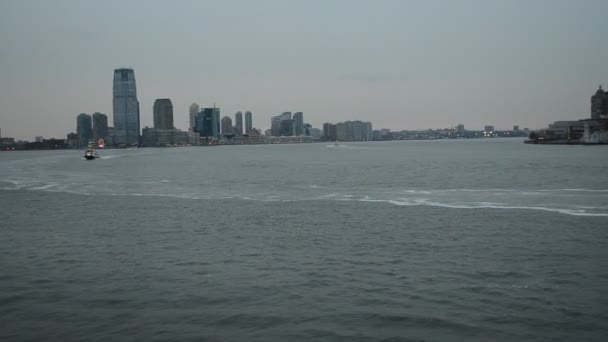 Ferry Cruza Golfo Hudson Nueva York Estados Unidos — Vídeo de stock